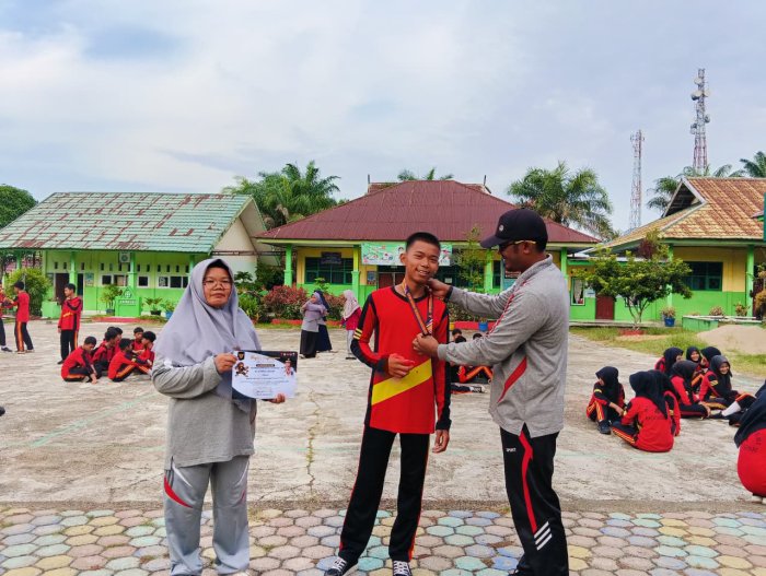 Berjuang di Kejurnas HIMSSI GP IV, Siswa MTsN 4 Batang Hari Raih Perak Piala Gubernur Jambi