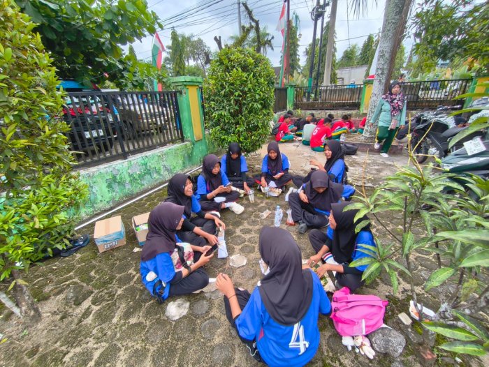 Dari Lapangan ke Jamuan Sederhana, Momen Kebersamaan yang Menguatkan