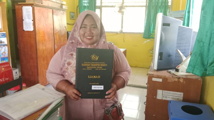 MTSN 4 Batanghari Terima Kunjungan Orang Tua Alumni untuk Pengambilan Ijazah