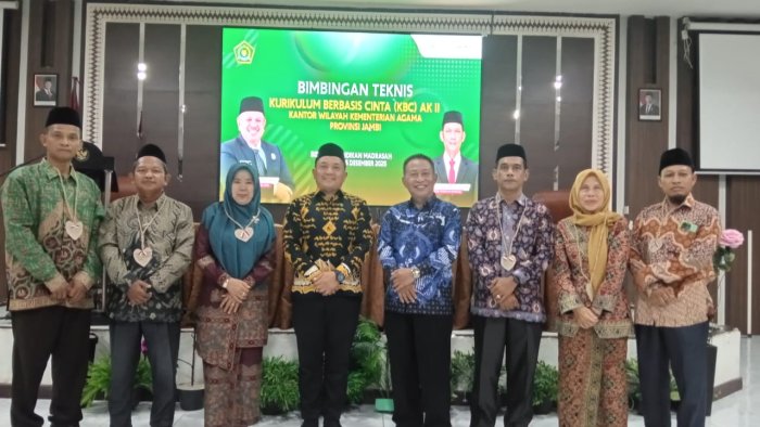 Kepala MTsN 4 Batang Hari Ikuti Bimtek Kurikulum Berbasis Cinta