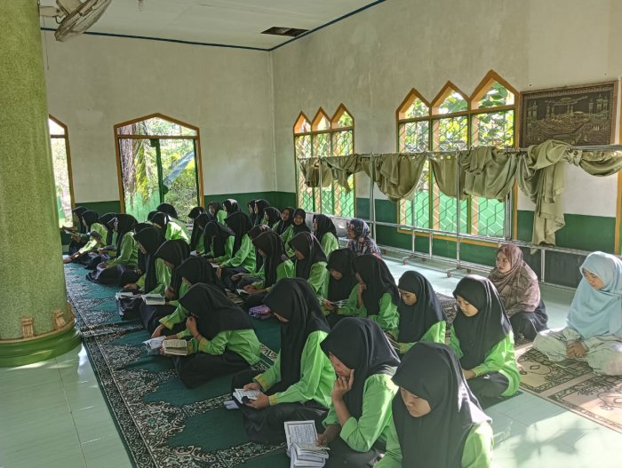 Semangat Tebar Kebaikan di Bulan Ramadhan: MTsN 4 Batang Hari Gaungkan Pembacaan Surah Yasin Bersama