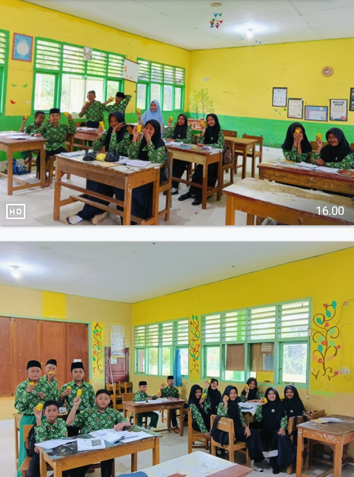 Kepala Madrasah, Guru, Pegawai, dan Siswa MTsN 4 Batang Hari Nikmati Jagung Hasil Panen Bersama