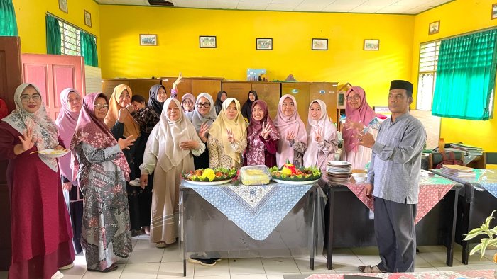 Menjaga Kebersamaan dan Kekompakan GTK MTsN 4 Batanghari dalam Semangat Kemerdekaan