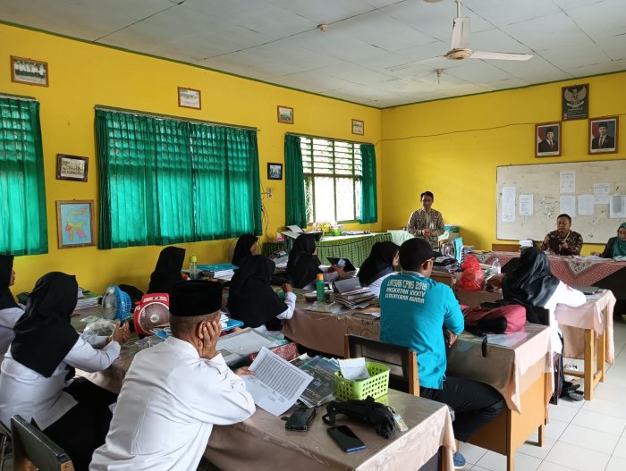 BSI Sosialisasikan Layanan Perbankan kepada Pegawai MTsN 4 Batanghari