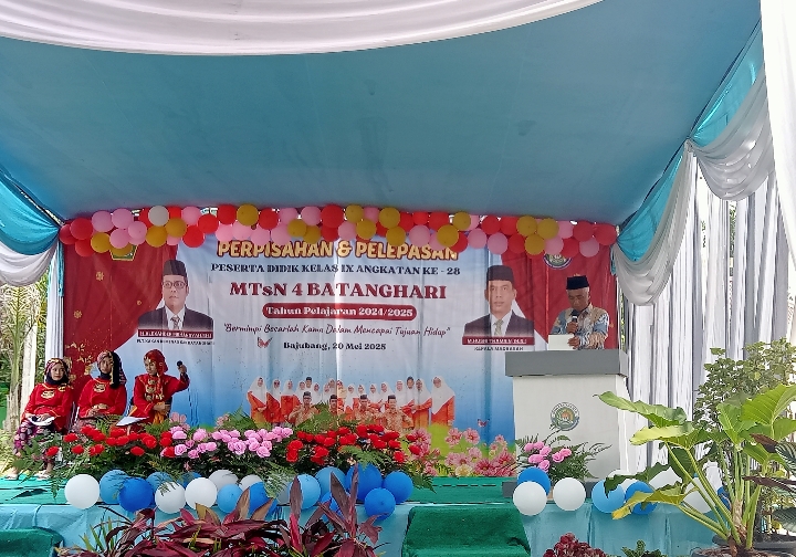 Sambutan Kepala Kantor Kementerian Agama Beri Aspirasi kepada Siswa.