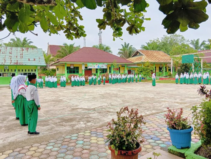 10 Pesan Pahlawan untuk Generasi Muda, MTsN 4 Batang Hari Rayakan Hari Pahlawan dengan Khidmat