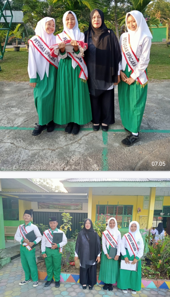 KEKOMPAKAN KELAS IX A MENJADI PETUGAS UPACARA BENDERA HARI SENIN