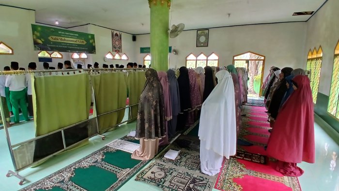 Harmoni Iman dan Pembelajaran, MTsN 4 Batang Hari Gelar Shalat Zuhur Berjamaah