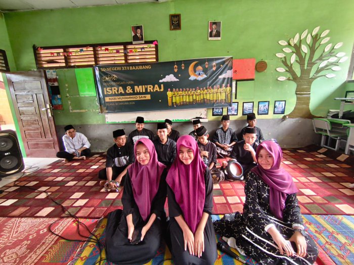 Merajut Silaturahmi Lewat Shalawat, Hadrah Ashabun Nada MTsN 4 Batang Hari Tampil di SDN 37 Bajubang