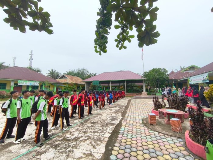 Penuh Doa dan Harapan, Atlet MTsN 4 Batang Hari Dilepas Menuju Pertarungan di Tingkat Kabupaten