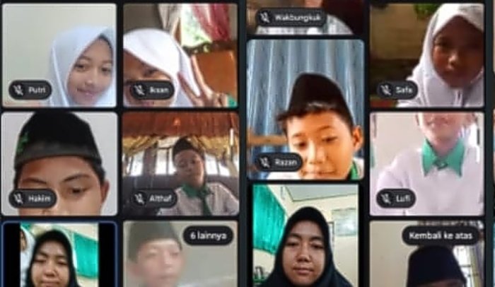 Guru Informatika Laksanakan Pembelajaran Daring Menggunakan Google Meet