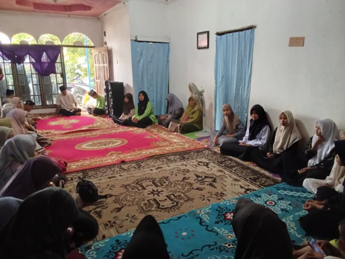 MTsN 4 Batang Hari Laksanakan Kegiatan Jumat Barokah MTsN 4 Batang Hari Laksanakan Kegiatan Jumat Barokah