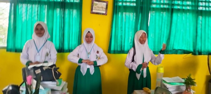 Tiga Siswi MTsN 4 Batang Hari Intens Berlatih Syahril Quran menjelang HAB Kemenag
