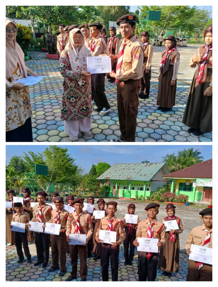 Bukti Prestasi dan Dedikasi: Piagam Jamran Resmi Diserahkan kepada Siswa MTsN 4 Batang Hari