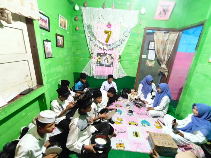 Latihan Terakhir Penuh Semangat, Hadrah Ashabun Nada MTsN 4 Batang Hari Siap Meriahkan HUT Kelurahan Bajubang