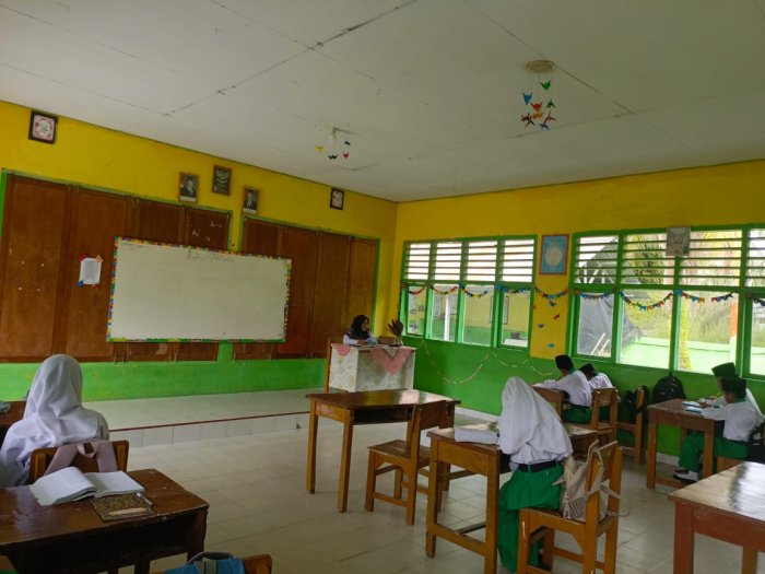 Belajar IPA Jadi Seru Bersama Ibu Asmia yang Imut dan Penuh Semangat