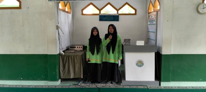 Siswi MTsN 4 Batang Hari Sampaikan Tausiah Tentang Dampak Menghina Sesama Manusia