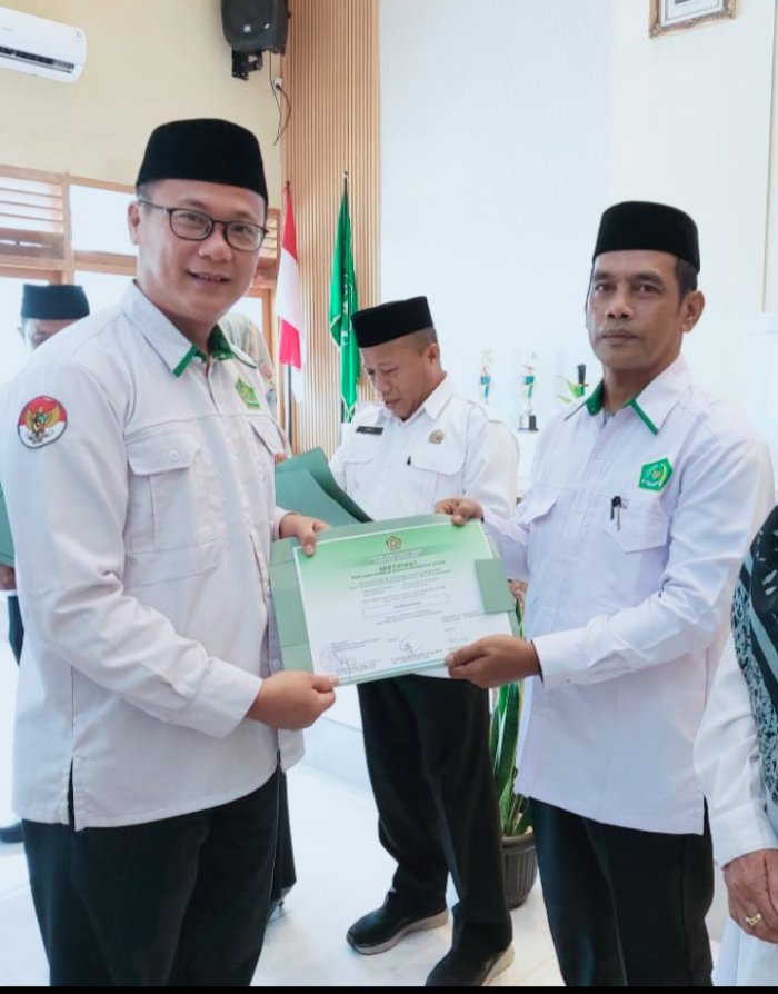 Penyerahan Hasil PKKM MTsN 4 Batanghari Raih Predikat Amat Baik Penyerahan Hasil PKKM MTsN 4 Batanghari Raih Predikat Amat Baik