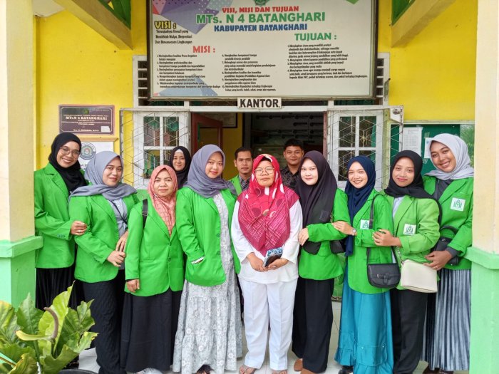 MTsN 4 Batang Hari Terima Kunjungan Mahasiswa UNISBA untuk Pelaksanaan Program KKN di Wilayah Bajubang MTsN 4 Batang Hari Terima Kunjungan Mahasiswa UNISBA untuk Pelaksanaan Program KKN di Wilayah Bajubang