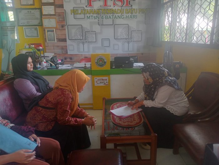 Tim Dapur MBG Kelurahan Bajubang Lakukan Pemantapan Data Siswa