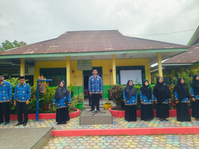 Kepala MTsN 4 Batang Hari Kobarkan Semangat Pemuda Pemudi Bergerak, Indonesia Bersatu di Hari Sumpah Pemuda 2025