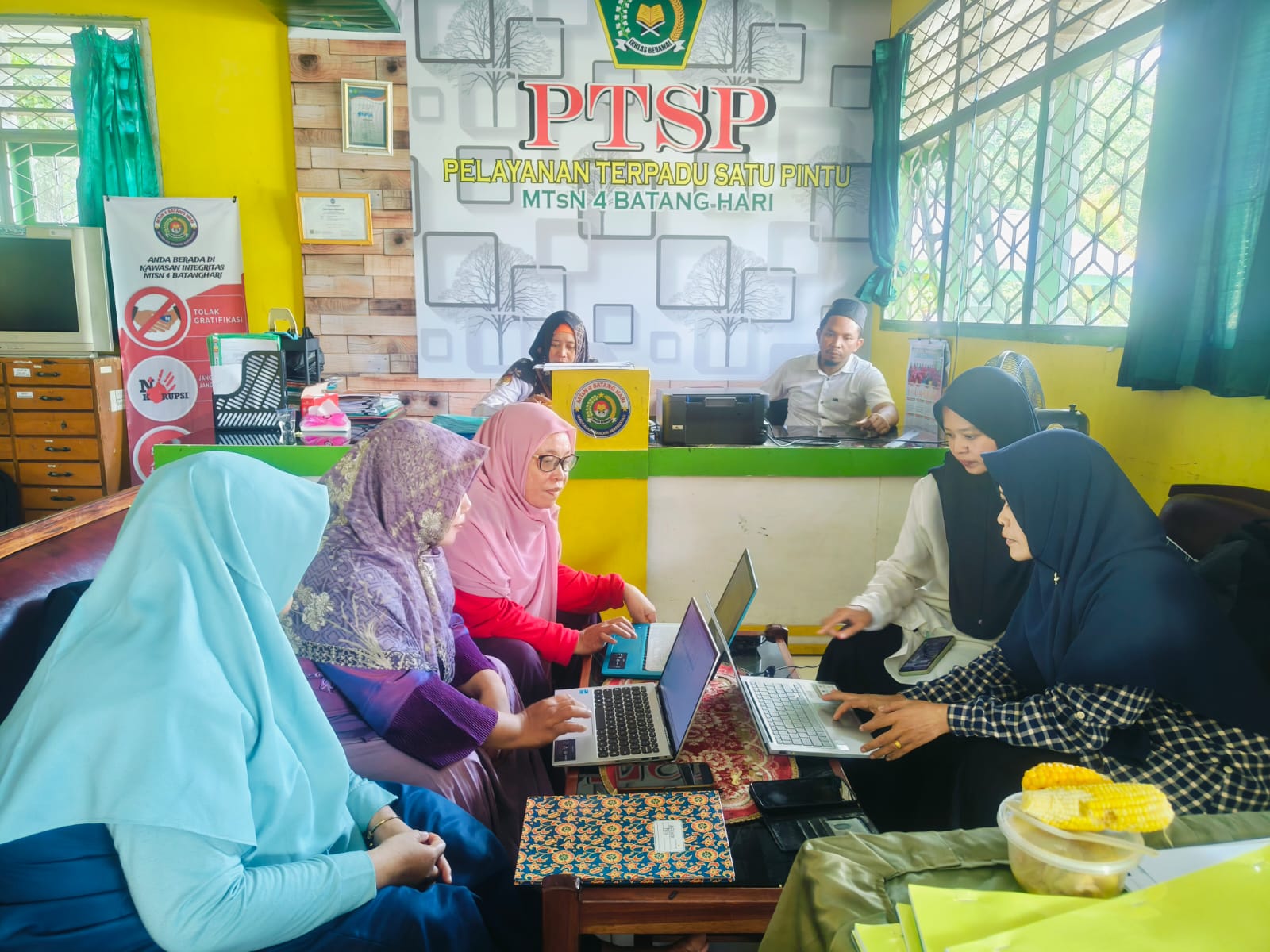 Guru Ajukan Penandatanganan Dokumen TTE, Langkah Penting dalam Proses Administrasi