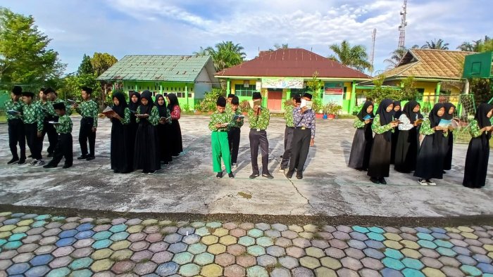 Pembiasaan Religius, Siswa Kelas 8 Lantunkan Asmaul Husna Pembiasaan Religius, Siswa Kelas 8 Lantunkan Asmaul Husna