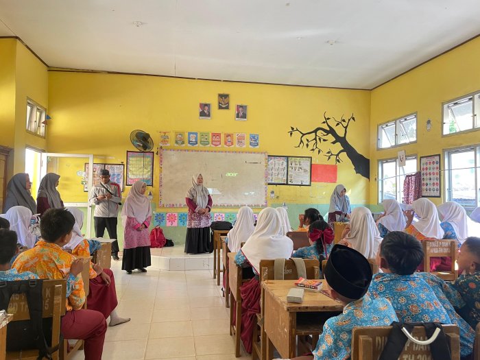 Jemput Generasi Unggul! MTsN 4 Batanghari Gencar Sosialisasi PMB ke Sekolah Dasar di Bajubang Jemput Generasi Unggul! MTsN 4 Batanghari Gencar Sosialisasi PMB ke Sekolah Dasar di Bajubang
