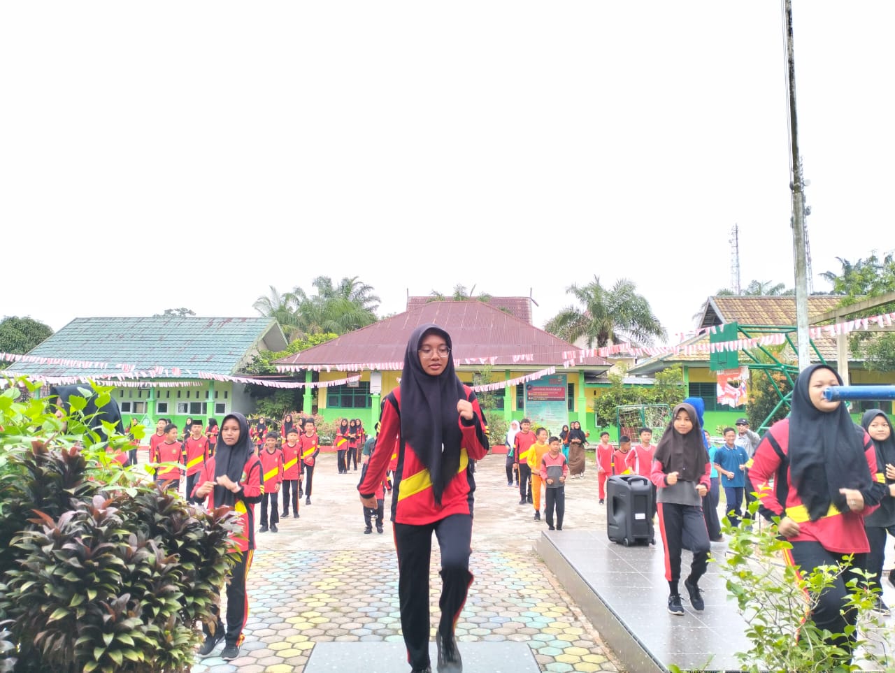 MTsN 4 Batanghari Gencarkan Senam Jambi Setiap Sabtu Pagi MTsN 4 Batanghari Gencarkan Senam Jambi Setiap Sabtu Pagi