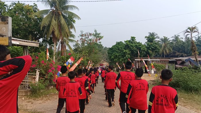 Jalan Sehat, Energi Positif: MTsN 4 Batang Hari Kompak Bergerak Bersama
