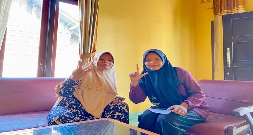 SILATURAHMI MAHASISWA UNJA KE RUMAH GURU MAPEL IPA MTsN 4 BATANGHARI