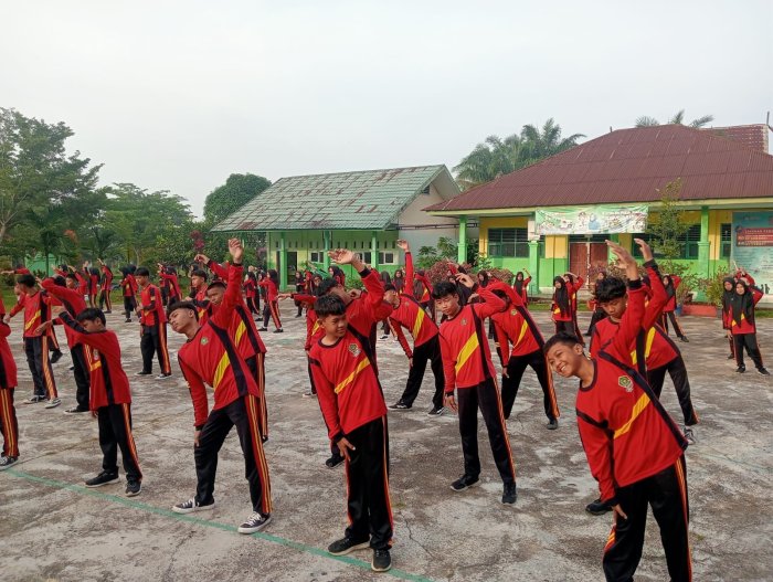 Aktivitas Pagi MTsN 4 Batanghari Diawali Senam Sehat Bersama