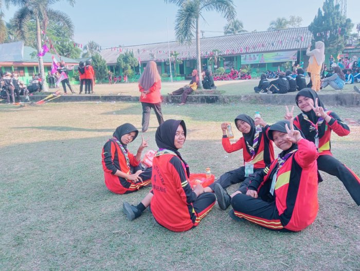 Regu Tulip Dukung Peserta dalam Lomba Permainan Tradisional  Bajubang