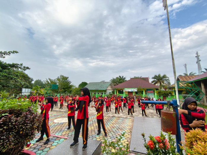 Awal Semester Genap, MTsN 4 Batanghari Kembali Aktif Gelar Senam Sehat Bersama Awal Semester Genap, MTsN 4 Batanghari Kembali Aktif Gelar Senam Sehat Bersama