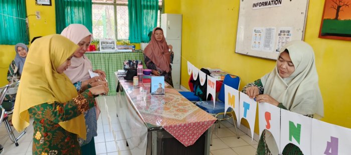 Siswa dan Guru MTsN 4 Batang Hari Bersinergi Siapkan Lomba Tahfidz, Futsal, Quizziz, serta Bazar