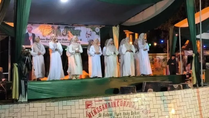 Siswi MTsN 4 Batanghari Turut Meriahkan Malam Tahun Baru Islam 1 Muharram 1448 H di Alun-Alun Kelurahan Bajubang Siswi MTsN 4 Batanghari Turut Meriahkan Malam Tahun Baru Islam 1 Muharram 1448 H di Alun-Alun Kelurahan Bajubang