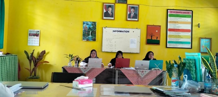 Guru Senior MTsN 4 Batang Hari Tunjukkan Profesionalisme, Sukses Upload Nilai RDM Guru Senior MTsN 4 Batang Hari Tunjukkan Profesionalisme, Sukses Upload Nilai RDM