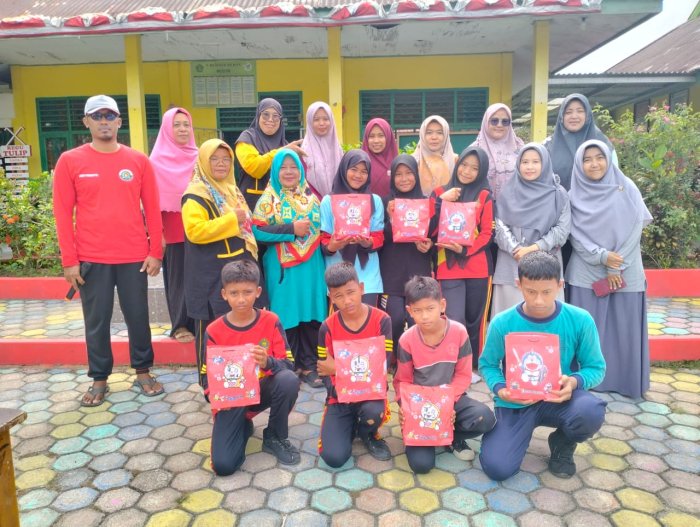 Pemberian Reward  Juara Perlombaan Haornas Ditutup Dengan Foto Bersama.