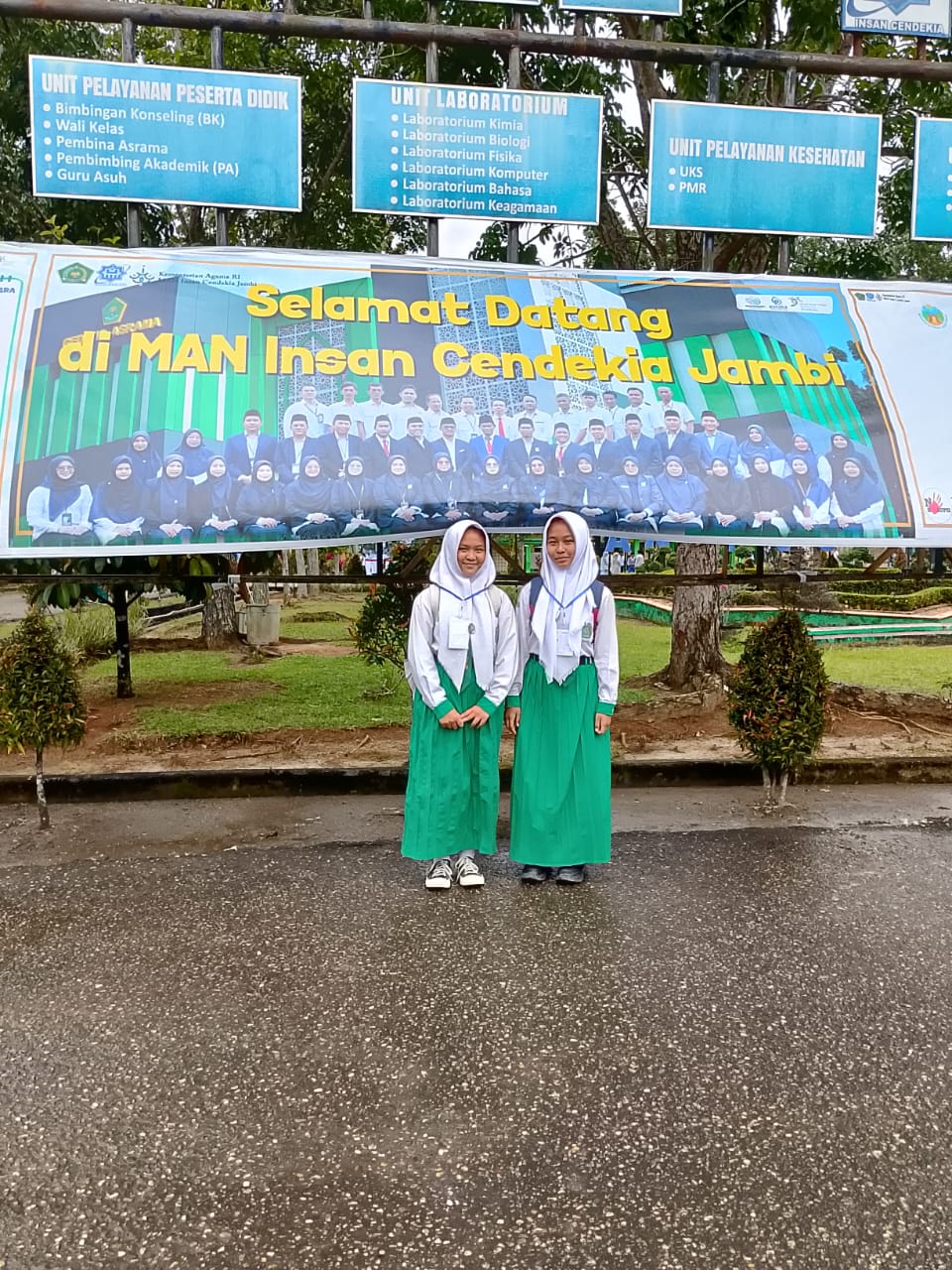 DUA SISWA MTSN 4 BATANGHARI IKUTI TES CBT DI MAN IC JAMBI DUA SISWA MTSN 4 BATANGHARI IKUTI TES CBT DI MAN IC JAMBI