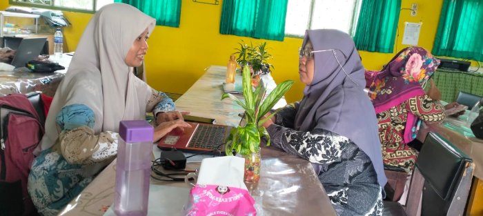 Tingkatkan Kompetensi Digital, Guru CPNS MTsN 4 Batang Hari Konsultasi RDM dengan Wakakurikulum Tingkatkan Kompetensi Digital, Guru CPNS MTsN 4 Batang Hari Konsultasi RDM dengan Wakakurikulum