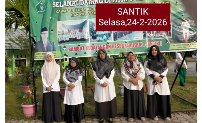 GTK Sambut Murid dengan Disiplin dan Pembiasaan Ibadah Pagi GTK Sambut Murid dengan Disiplin dan Pembiasaan Ibadah Pagi