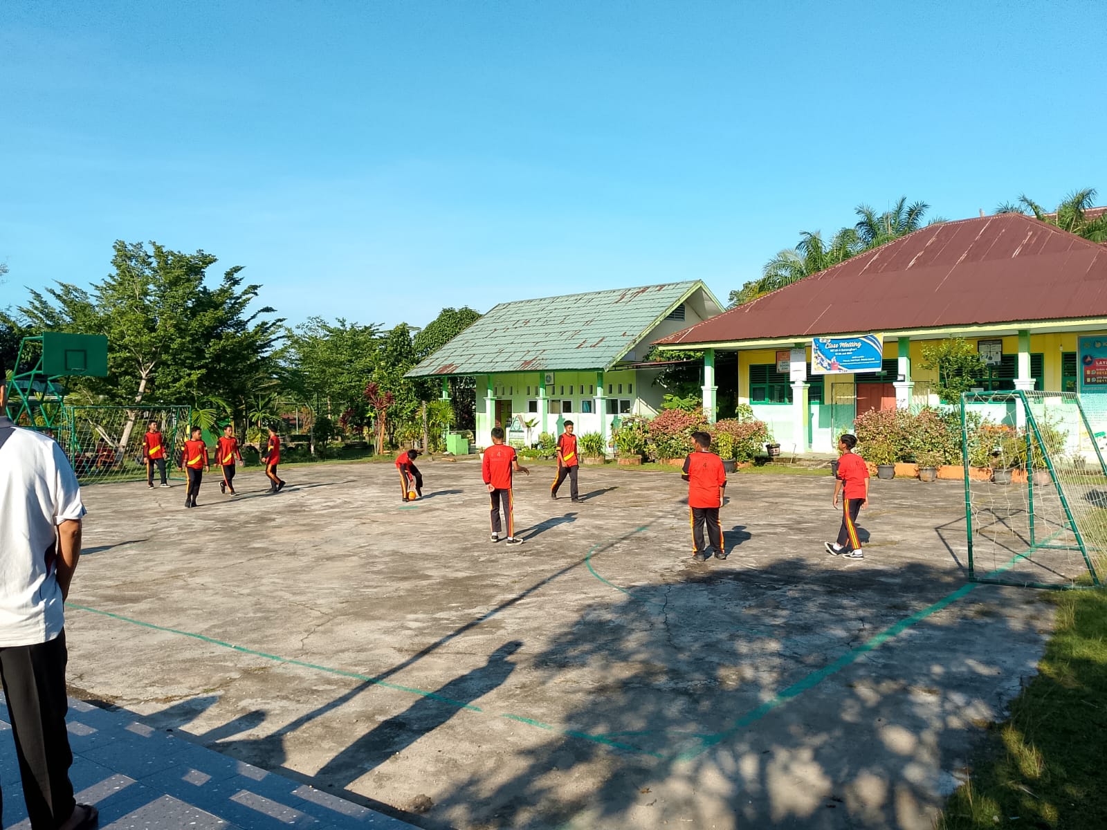 Perebutan Gelar Juara Futsal Panaskan Class Meeting MTsN 4 Batanghari  