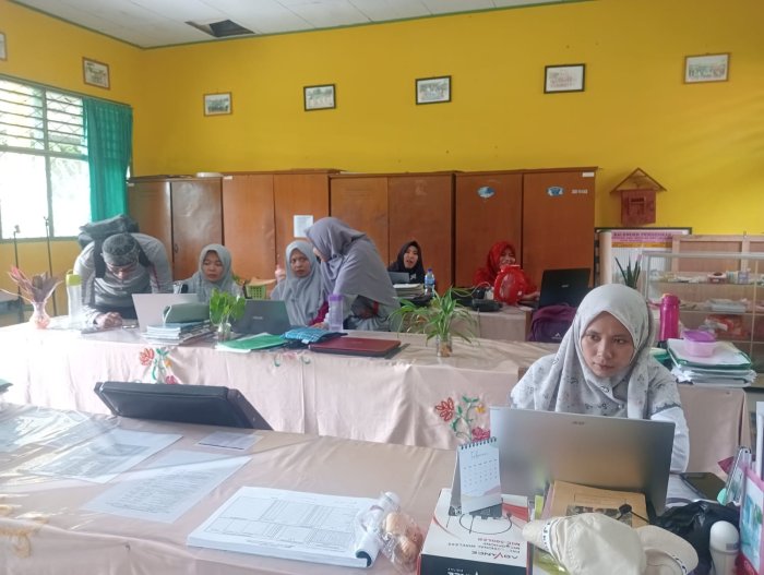 Antusiasme Guru MTsN 4 Batanghari Tetap Tinggi Meski Jam KBM Telah Usai