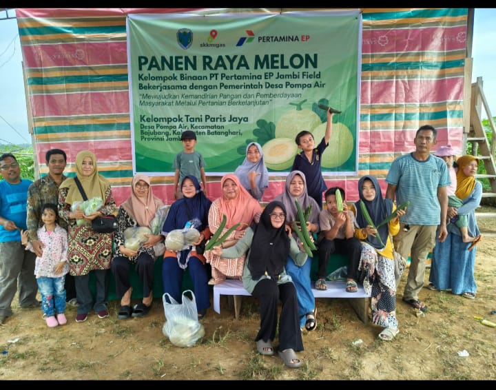 Panen Melon Bersama, GTK MTsN 4 Batanghari dan mitra kerja madrasah Bersinergi. Panen Melon Bersama, GTK MTsN 4 Batanghari dan mitra kerja madrasah Bersinergi.