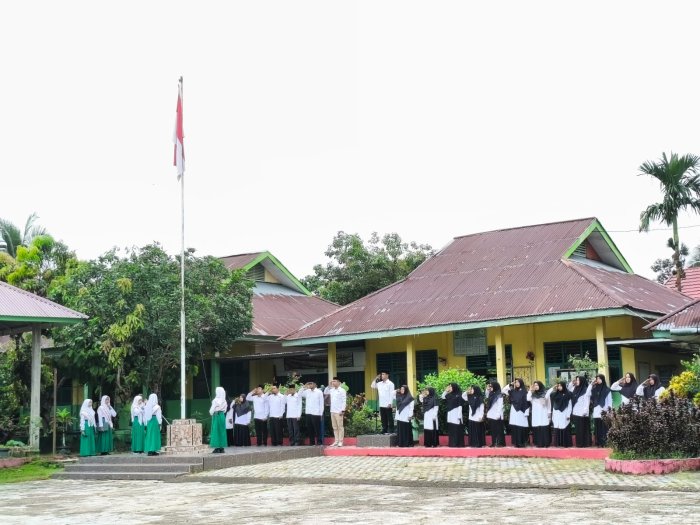 Refleksi Ramadhan dalam Upacara Perdana MTsN 4 Batang Hari: Disiplin, Tangguh, dan Berprestasi