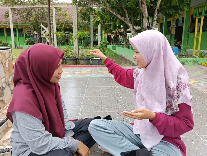 Solidaritas Teman Sejawat, Kuatkan Kebersamaan di MTsN 4 Batang Hari Solidaritas Teman Sejawat, Kuatkan Kebersamaan di MTsN 4 Batang Hari