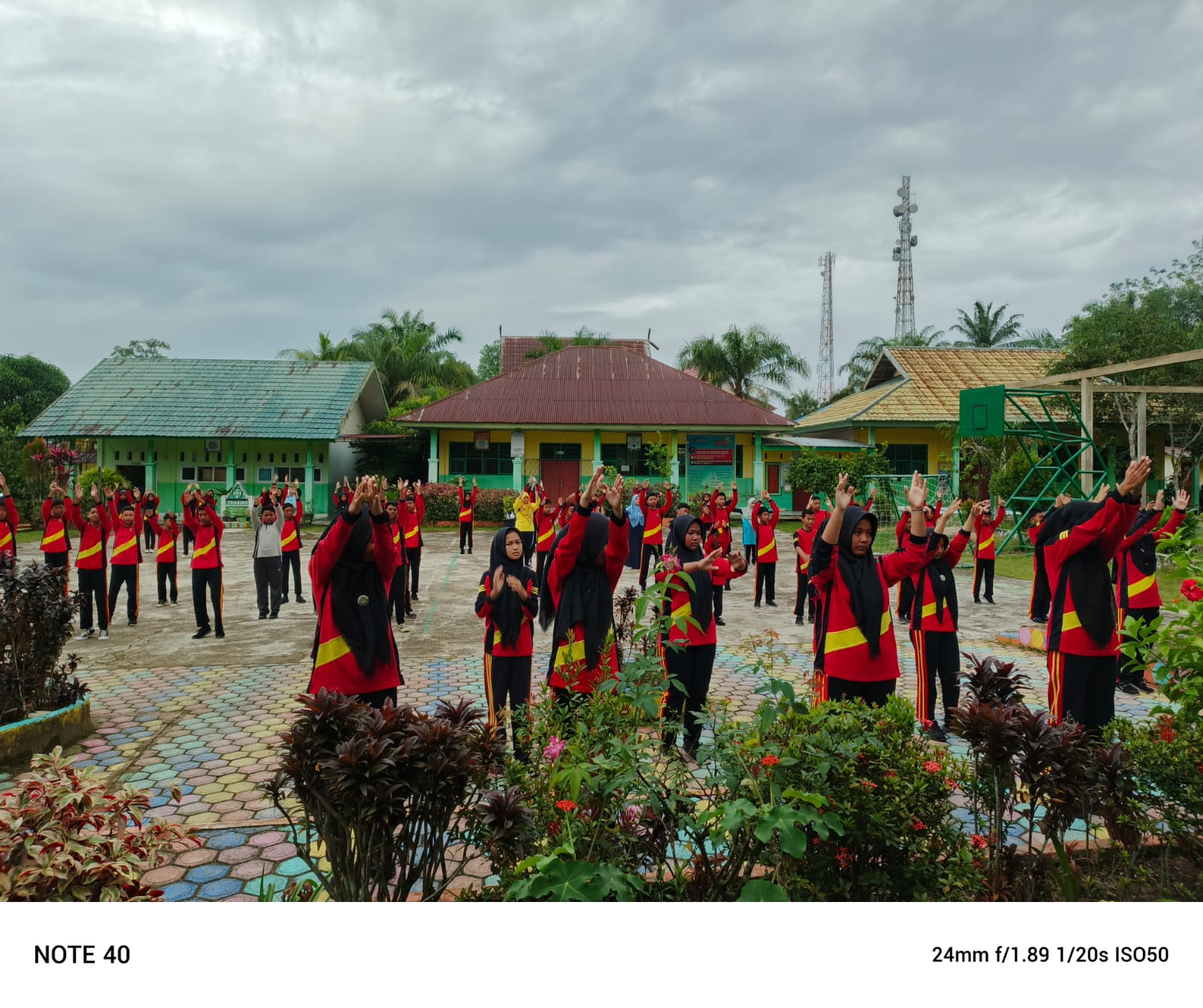 Senam pagi Bersama Dengan Senang dan Gembira