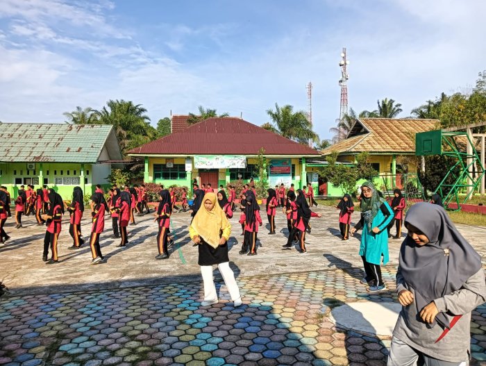 Gerak Ceria di Pagi Hari, Siswa MTsN 4 Batang Hari Jaga Kebugaran Lewat Senam