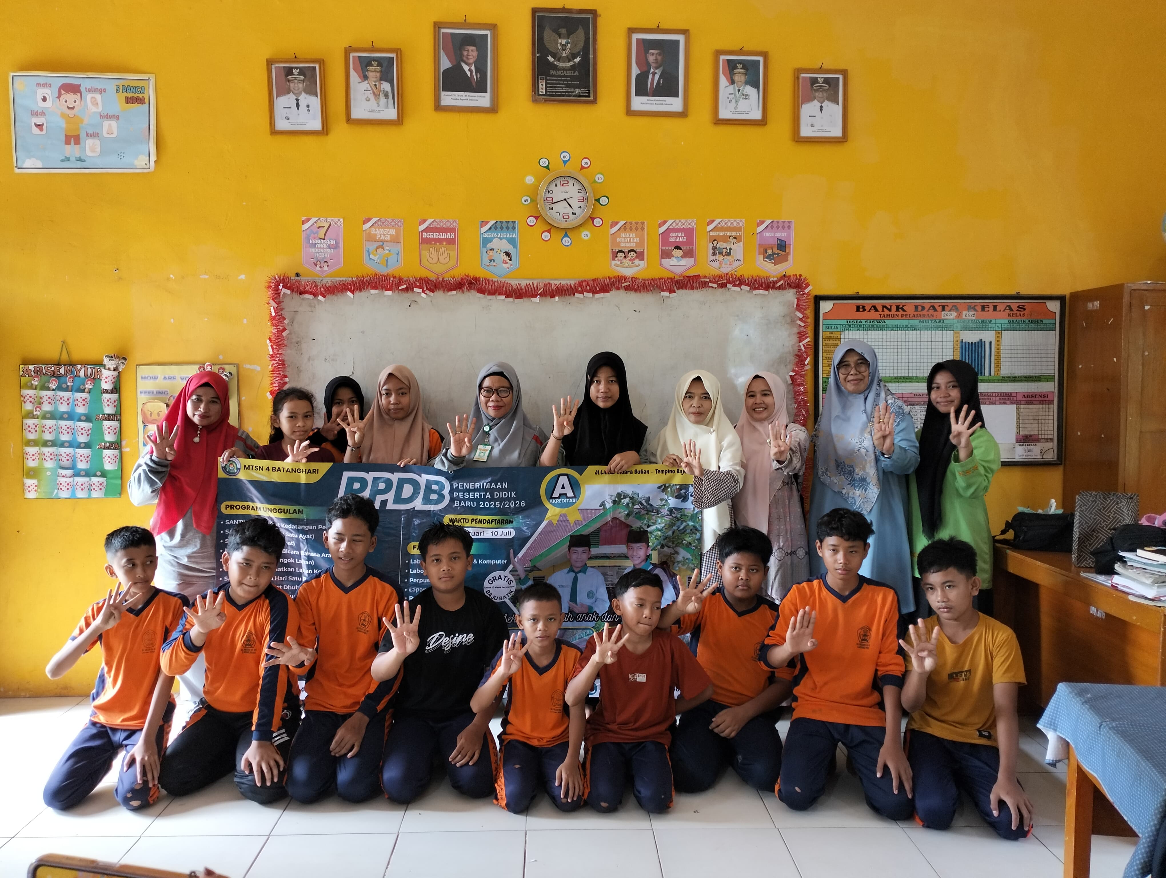 MTsN 4 Batang Hari Sosialisasikan PPDB di SDN 96/1 Ladang Pris, Disambut Hangat oleh Kepala Sekolah