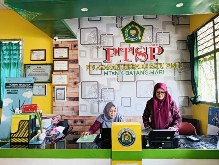 PTSP MTsN 4 Batanghari: Wujud Pelayanan Prima yang Cepat, Ramah, dan Profesional